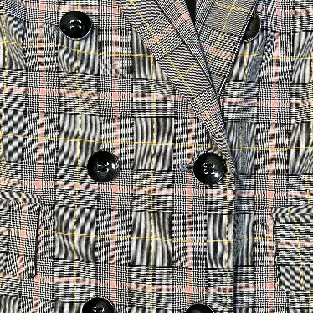 Blazer - Picture 2 of 4